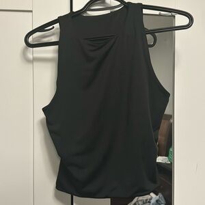 Sleeveless contour top